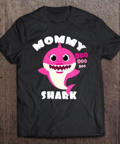 Womens Mommy Shark Gift Cute Baby Shark Design Family Set For Women V-Neck Tee